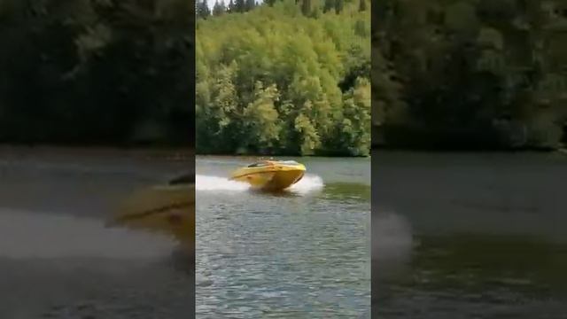 Водометный катер RiverJet