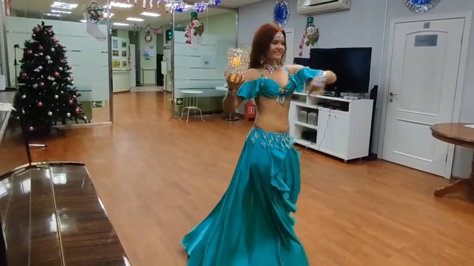 Восточное шоу со свечами, подсвечниками🕯🕯💚 -Bellydancer Hélène Елена Прохоренко