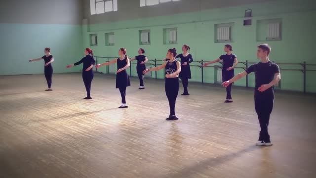 Упражнения_на_середине_зала_урок_классического_танца