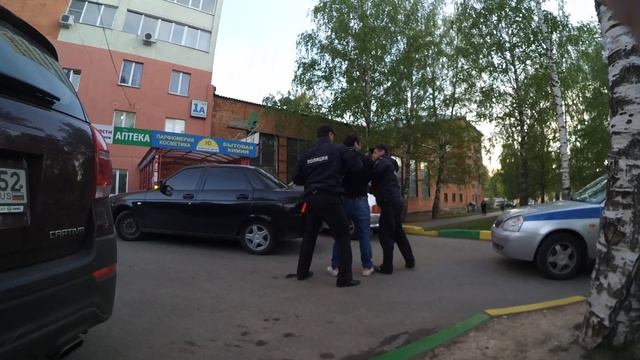 Интересно он под чем?