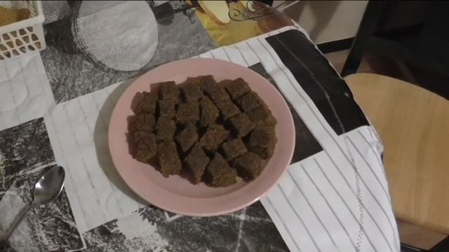 Пирожное или ириски из размолотых семечек тыквы и кабачков