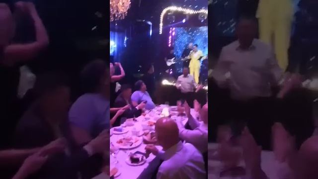 Певица на праздник