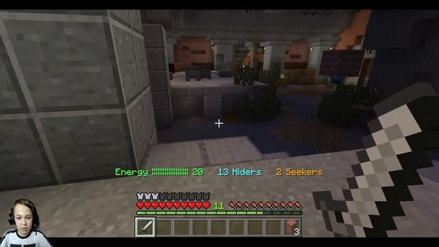 МАЙНКРАФТ | Я АТАКУЮ ОХОТНИКА В МИНИ ИГРЕ ПРЯТКАХ В MINECRAFT НА КАНАЛЕ FRIZMAN 007