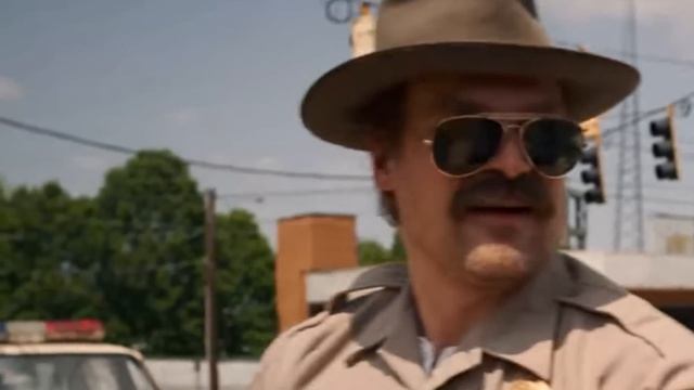 *SNEAKING* ONTO THE SET OF STRANGER THINGS (Filming Locations)