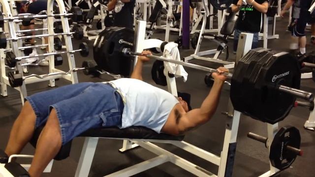 Lilo puttin up 495lbs two times. Beasting it.