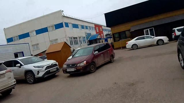 Японские автомобили в основном самые востребованные у продавцов Демского рынка