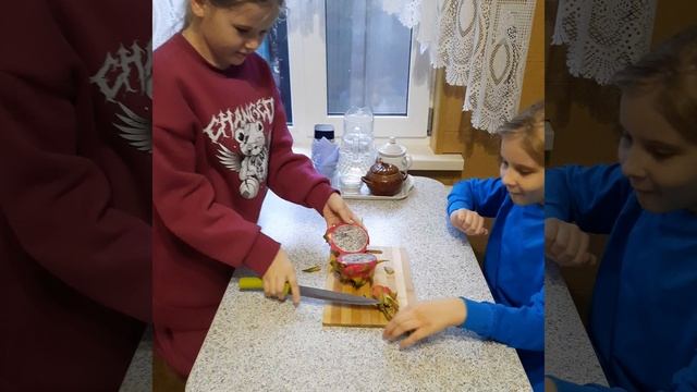 ДРАКОНИЙ ФРУКТ ИЛИ Питахая, что это и как? Пробуем впервые!