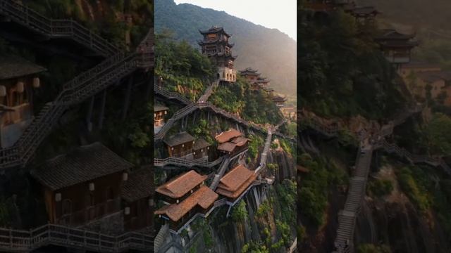 🏞 Долина Ваньсянь — живописное место, упоминаемое в китайских легендах как обитель бессмертных.