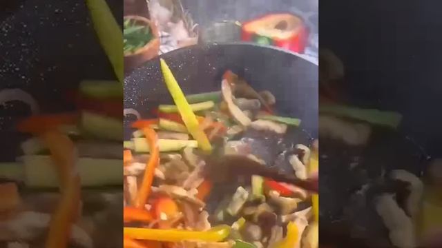 Полезный wok с курицей