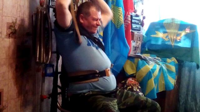изометрия у стенки  с масажной дорожке для лдпр