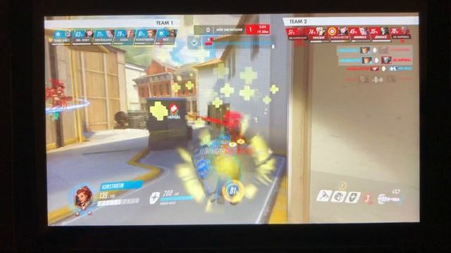 Overwatch 1: Датчанка хлестает четверых одновременно и получает удовольствие