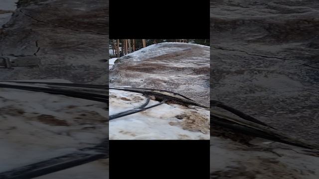 Чем ломают большие камни.