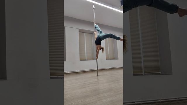 Pole Dance 20241215