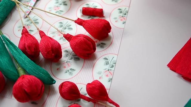 Flowers from corrugated paper / Тюльпаны из бумаги бумаги / DIY Tsvoric