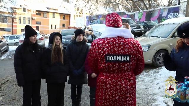 Нижегородские полицейские передали детям коллег из Донецкой Народной Республики новогодние подарки