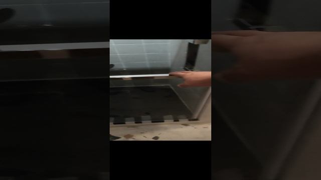 двери стеклянные распашные для душевой