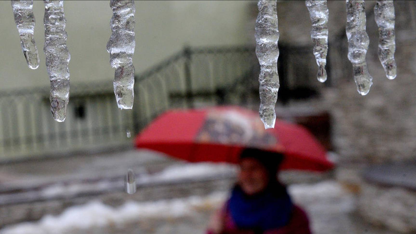 В Хабаровске женщина получит полмиллиона от управляющей компании за падение на льду