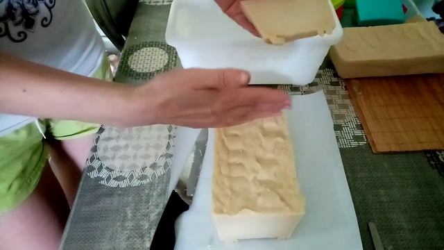 Как разрезать натуральное мыло.(щелок,жир,масло).
