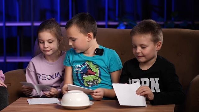 УКУСИ|ЛИЗНИ|НИЧЕГО