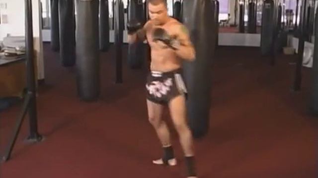 Razor Rob McCullough-Muay Thai. Руки