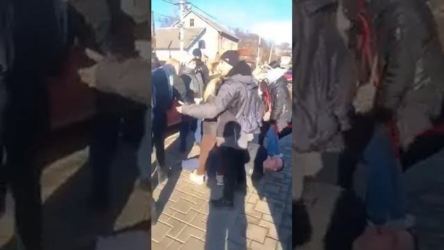 Видео силового задержания мужчины (зондеркоманды СС ) полицией в Черновцах