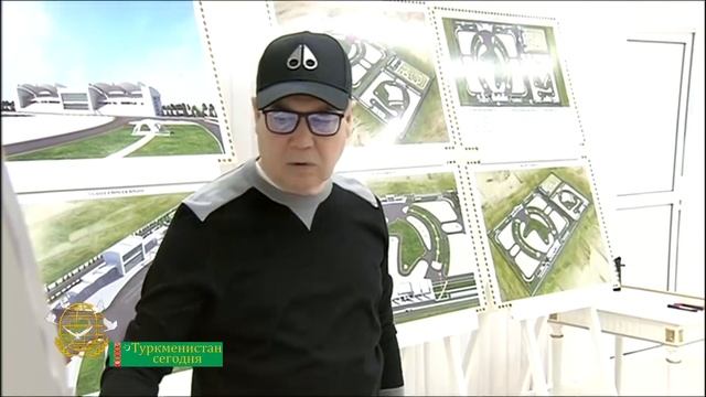Национальный лидер туркменского народа посетил место строительства центра автомобильного спорта