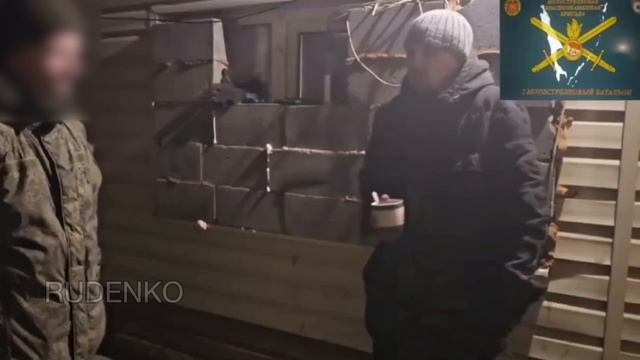 ВСУшники стреляют в женщин и детей из пулемётов....