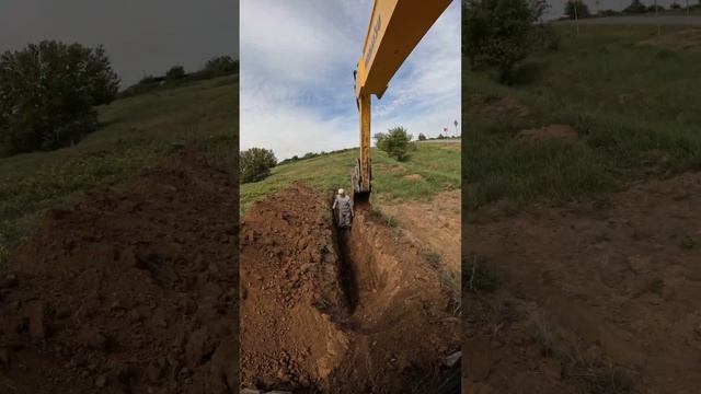 Один рабочий день. excavator