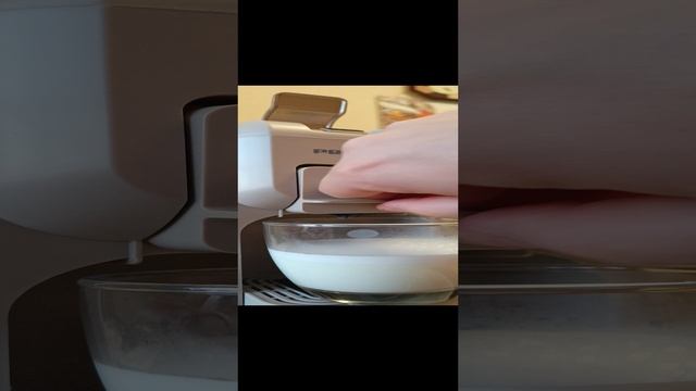 Готовлю кофе в капсульной кофемашине РЕДМОНД CM-713. Вкусный латте за 2 минуты с минимумом действий