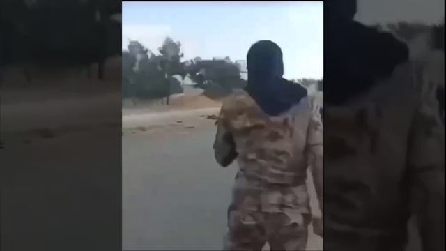В Сирии "оппозиция" бросает камни в колонну ВС РФ