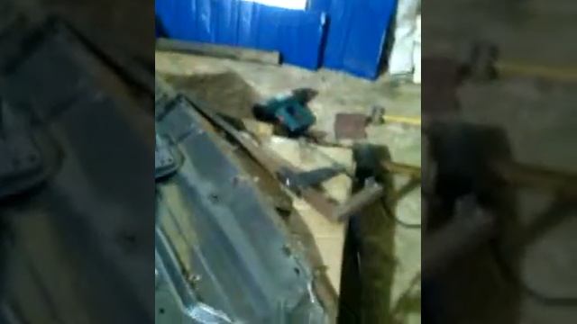 пытаемся вывести передний капот на автомобиле