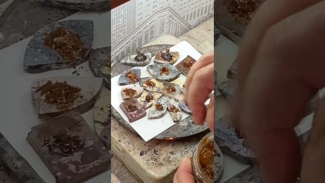 Кабошоны производство . Наклейка заготовок для работы .