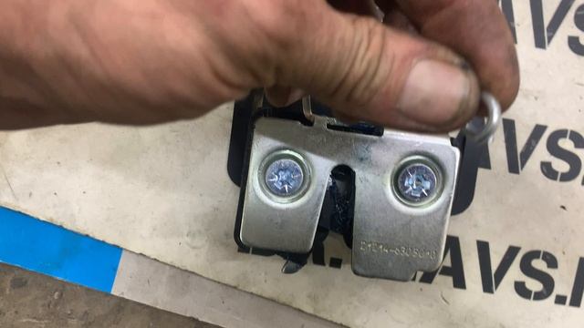 BROGAVS Нива Урбан комплект бесшумных замков с усиленными скобами и замок Багажника доработанный