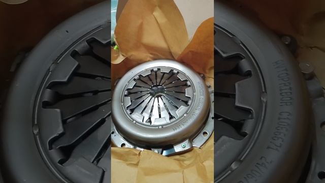Новое сцепление и облегченный маховик на ВЕСТУ.