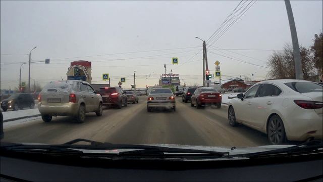 Город из окна автомобиля, новогодний Челябинск. декабрь 2024г.