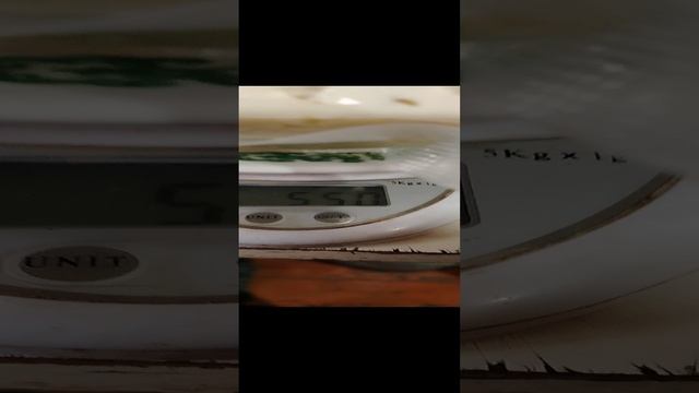 Домашний твёрдый сыр из козьего молочка.