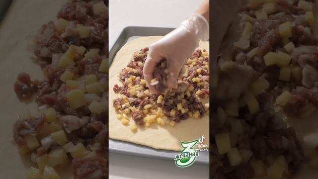 Пирог с мясом и картофелем