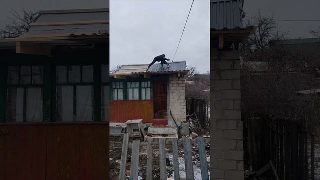 крышую крышу на даче 6 или 7 серия
