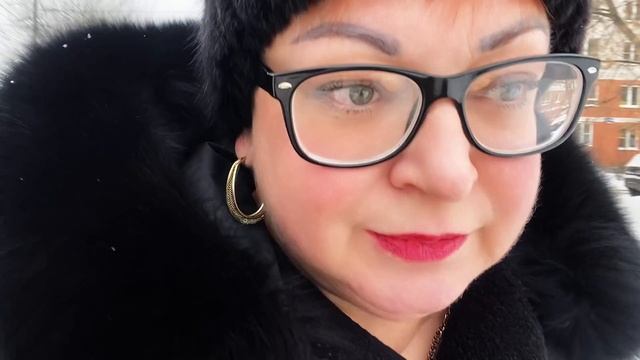 
С ЧИЗБУРГЕРОМ ПО ВСЕМУ НИЖНЕМУ🤣НА УЛИЦЕ ОТКУШАТЬ НЕ РИСКНУЛА🤷♂️/МОИ НОВЫЕ НОКТИ И КОФТОЧКА/КРА