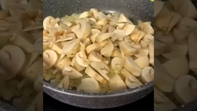 Говяжьи биточки с начинкой