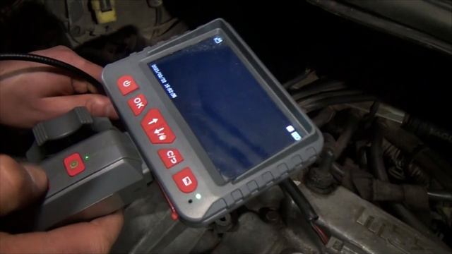 Мазда Премаси "троит" и жрёт бензин. Вовремя приехали, повезло.