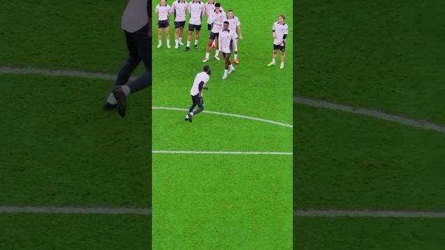 💪Забитый Рюдигером пенальти даже на тренировке - повод для искренней радости.