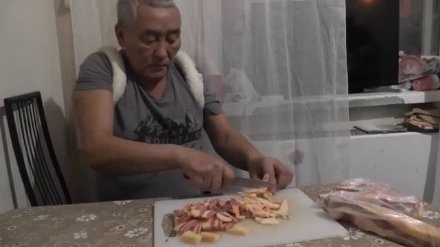 Любим есть сырое свежее мясо жеребятины