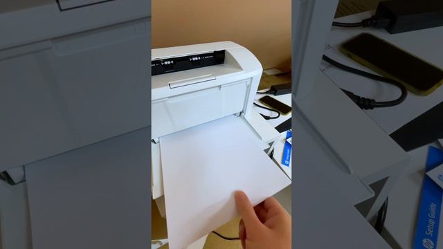 Шустрый компактный принтер HP LaserJet M111a. Сразу обнаруживается системой и готов к печати