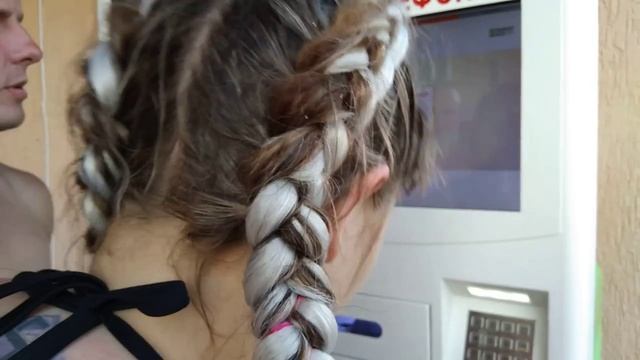 Аквапарк Золотая бухта, Геленджик - зарядка  мобильных телефонов.