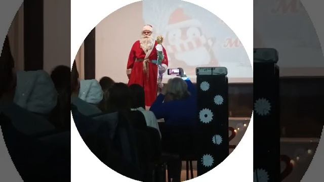 подписчики кричат меня место снегурочки 😂😂😂