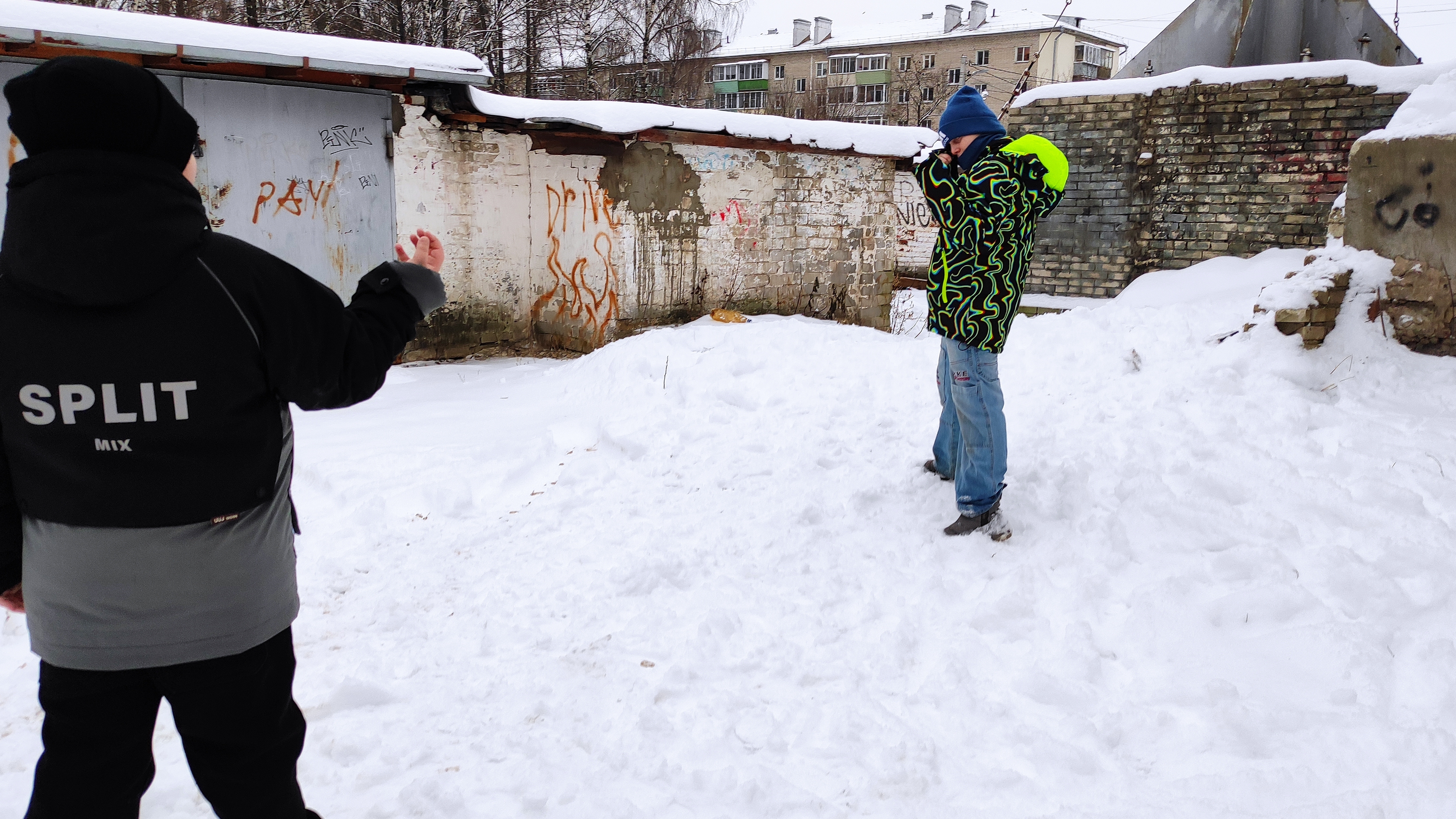 слово сасульки снег на асвальте (трельер) 3 и 4 серие
