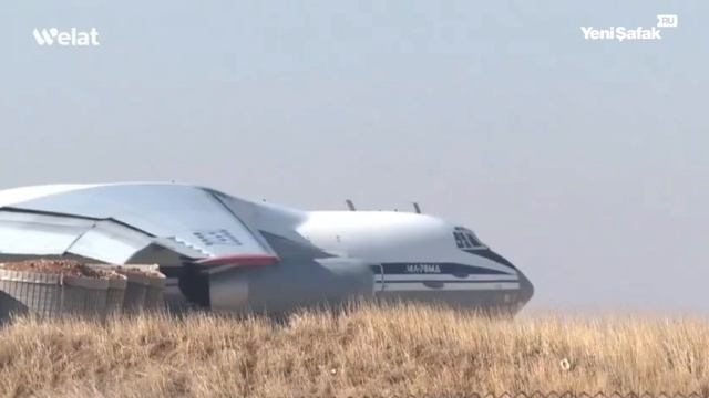 Россия продолжает вывод техники и личного состава с опорной базы, расположенной в районе аэропор...