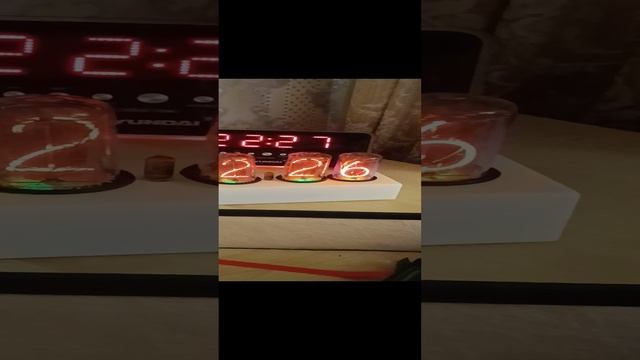 Часы на ин-18