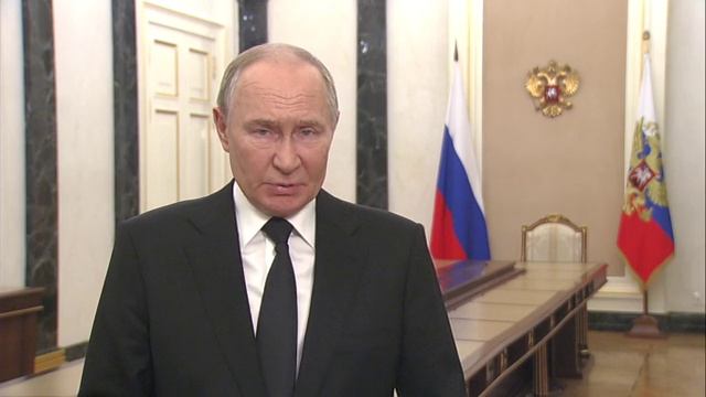 Присоединяюсь
к поздравлениям от имени - уважаемого Президента РФ!👈